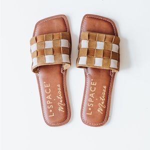 NWOT- Soleil Sandal
